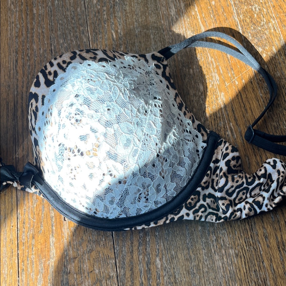 Victoria's Secret Leopard Lace Push-Up Bra - Black & Cream
